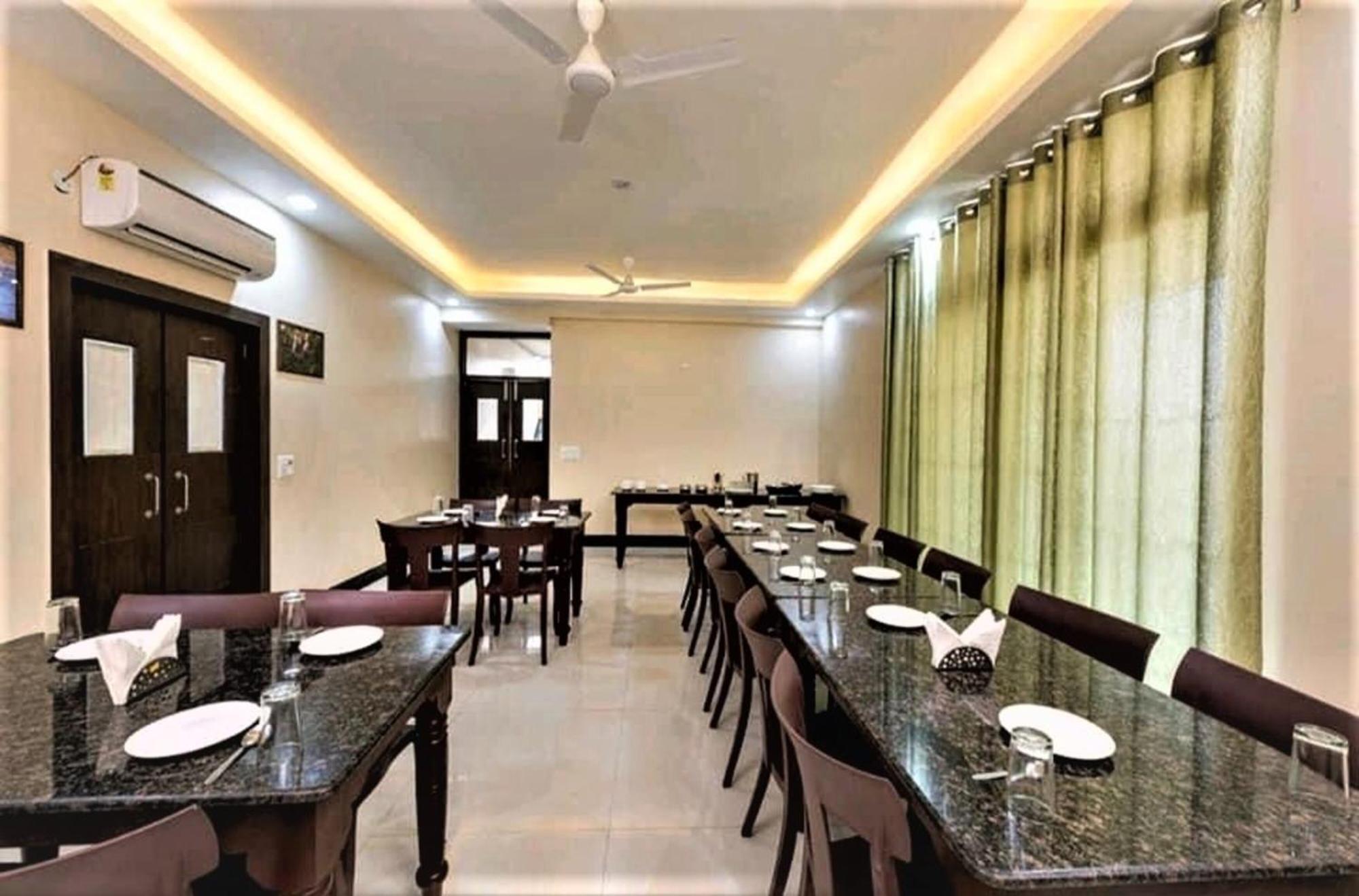 Hotel Ravi Residency Bharatpur Zewnętrze zdjęcie